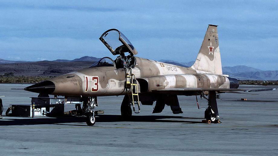F-5E 741558/AF/13, October 1998. Photo © M P Hopper
Very attractive and very worn brown and sand camouflage. This scheme appears, at least in part, to have softer edges and numerous touch ups as it is quite patchy.
