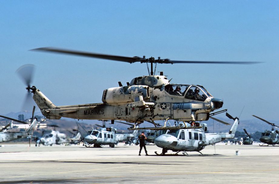 HMLA-169 “Vipers” deployed with MAG-50 to Tanajib, Saudi Arabia but were variously deployed on the Amphibious Assault ships USS Tarawa (LHA-1) and USS New Orleans (LPH-11) as part of Amphibious Group 3 of 5th Marine Expeditionary Brigade.  Photo © M. Hopper.